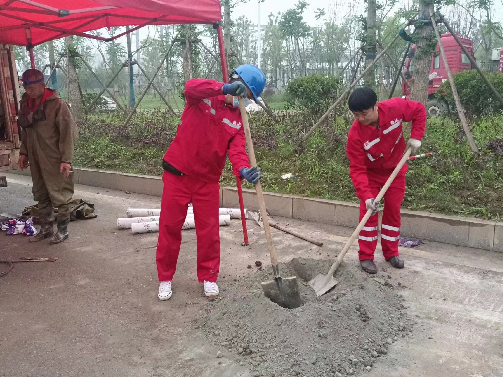 双滦管道疏通哪家好】及时进行市政管道清淤