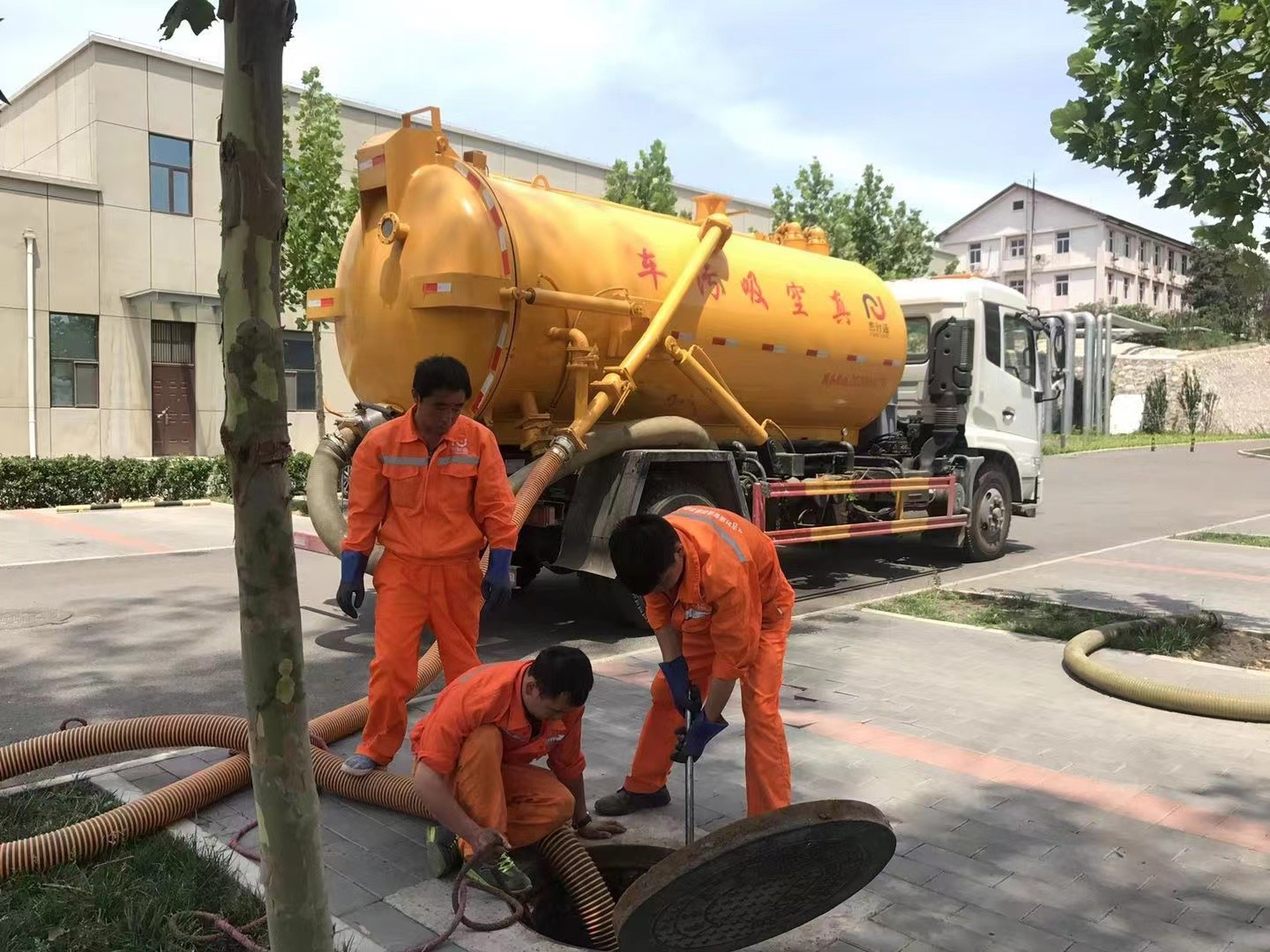 双滦化粪池清理与5-8吨吸粪车施工效率分析
